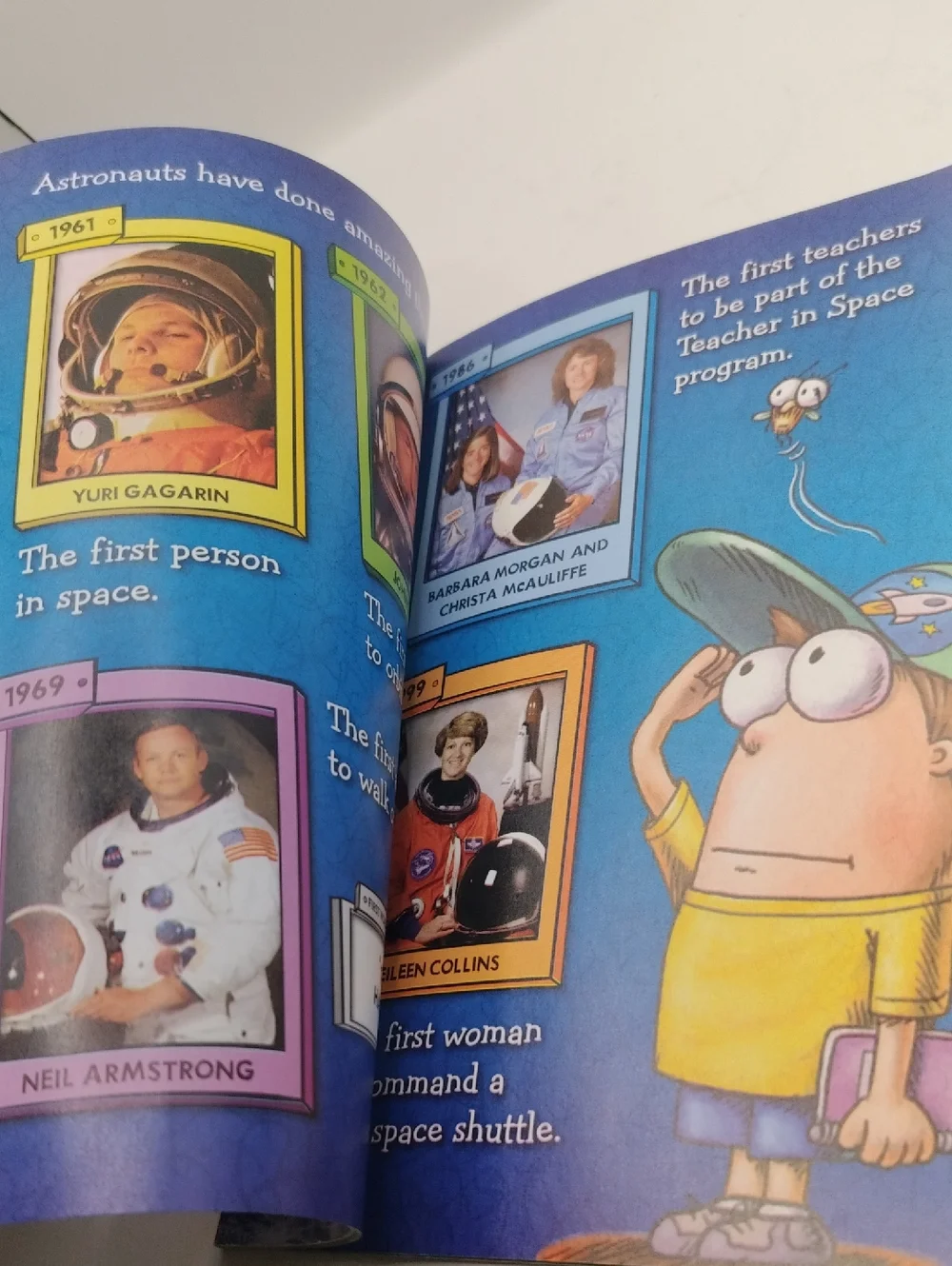 Fly Guy Presents: Space Scholastic Reader, Level 2 - Picture 8 of 14